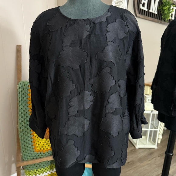 Karl Lagerfeld • Floral Black Lace Burnout Top - Picture 1 of 10